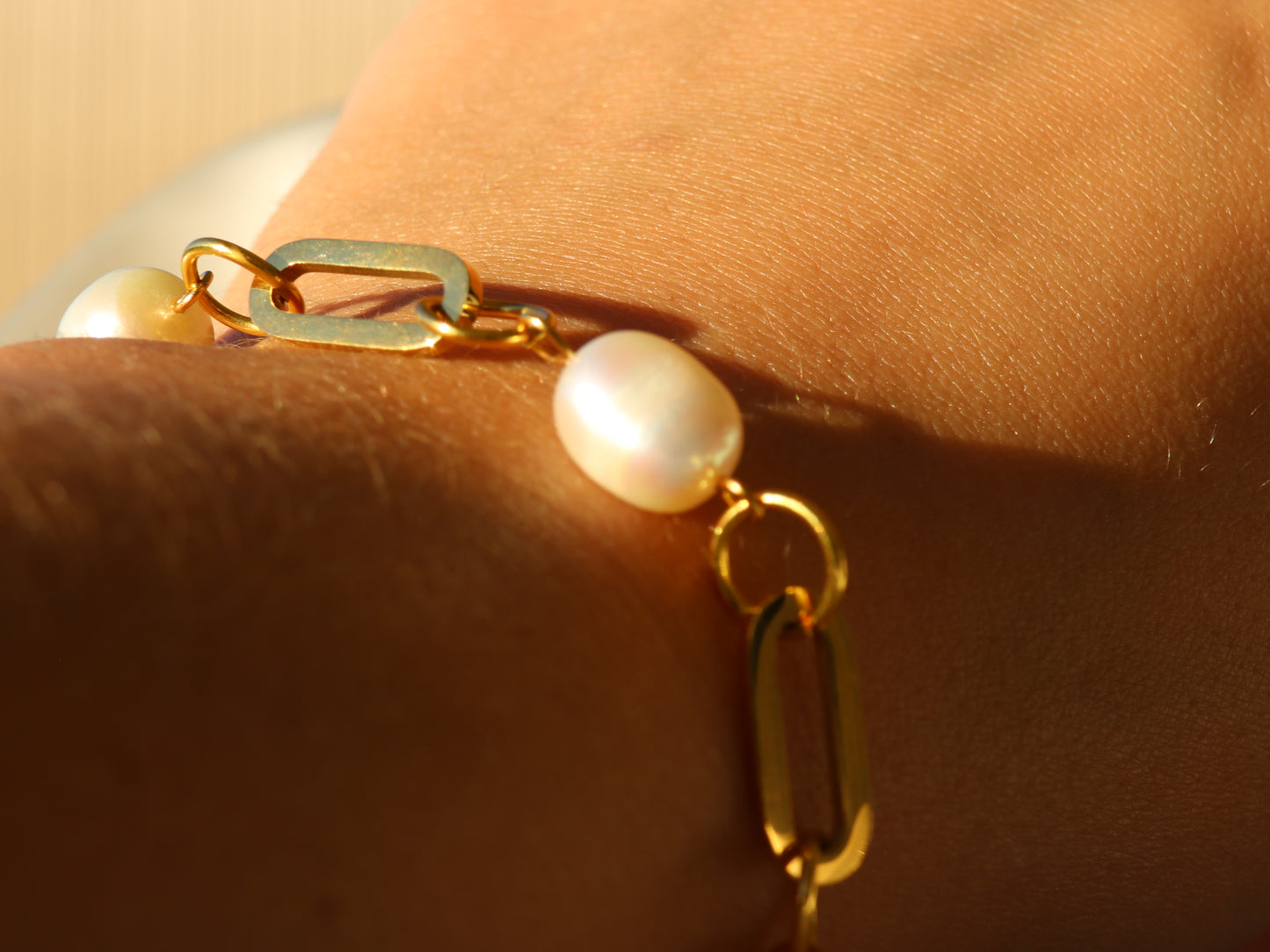 PAPERCLIP/FRESHWATER BRACELET